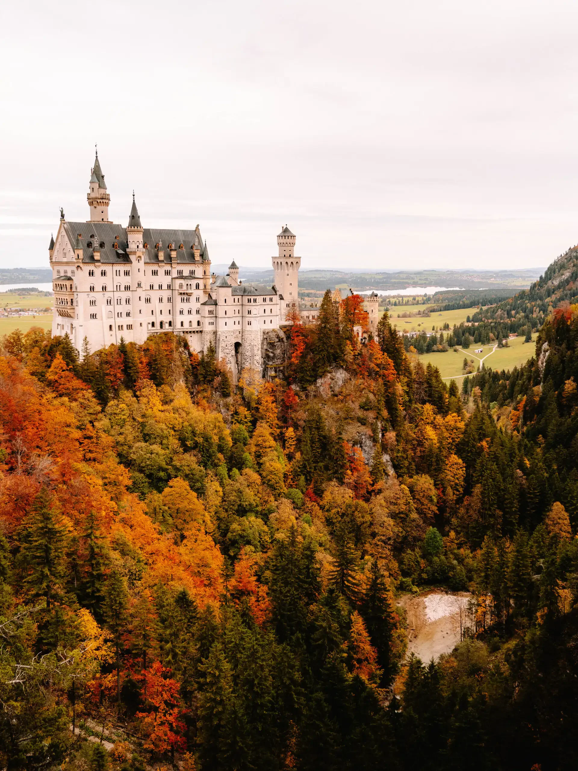 Private Tour to Neuschwanstein Castle & Linderhof from Munich