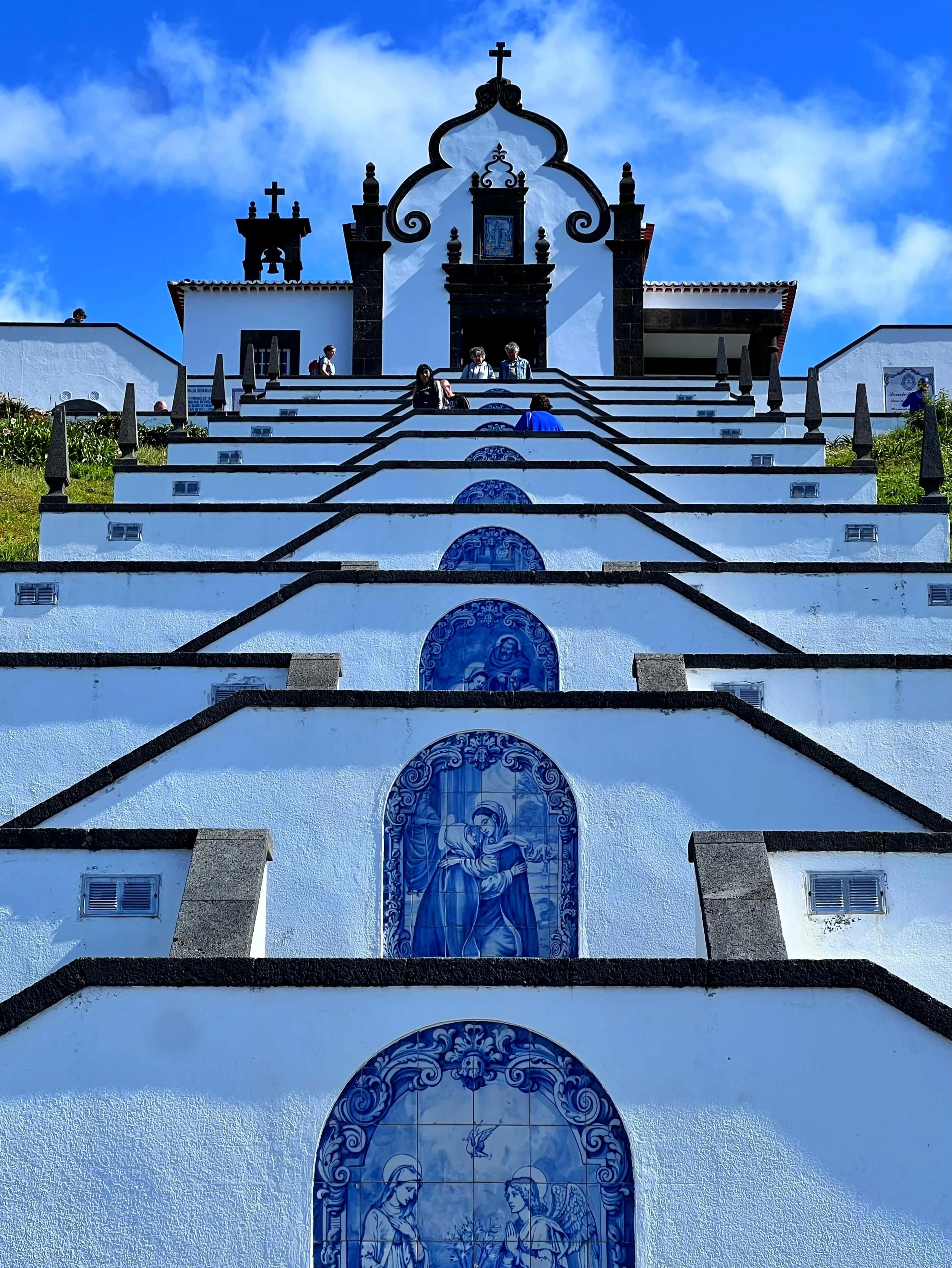 The chapel with the prettiest view 💙

#azores #portugal #saomiguel #sanctuary #travel