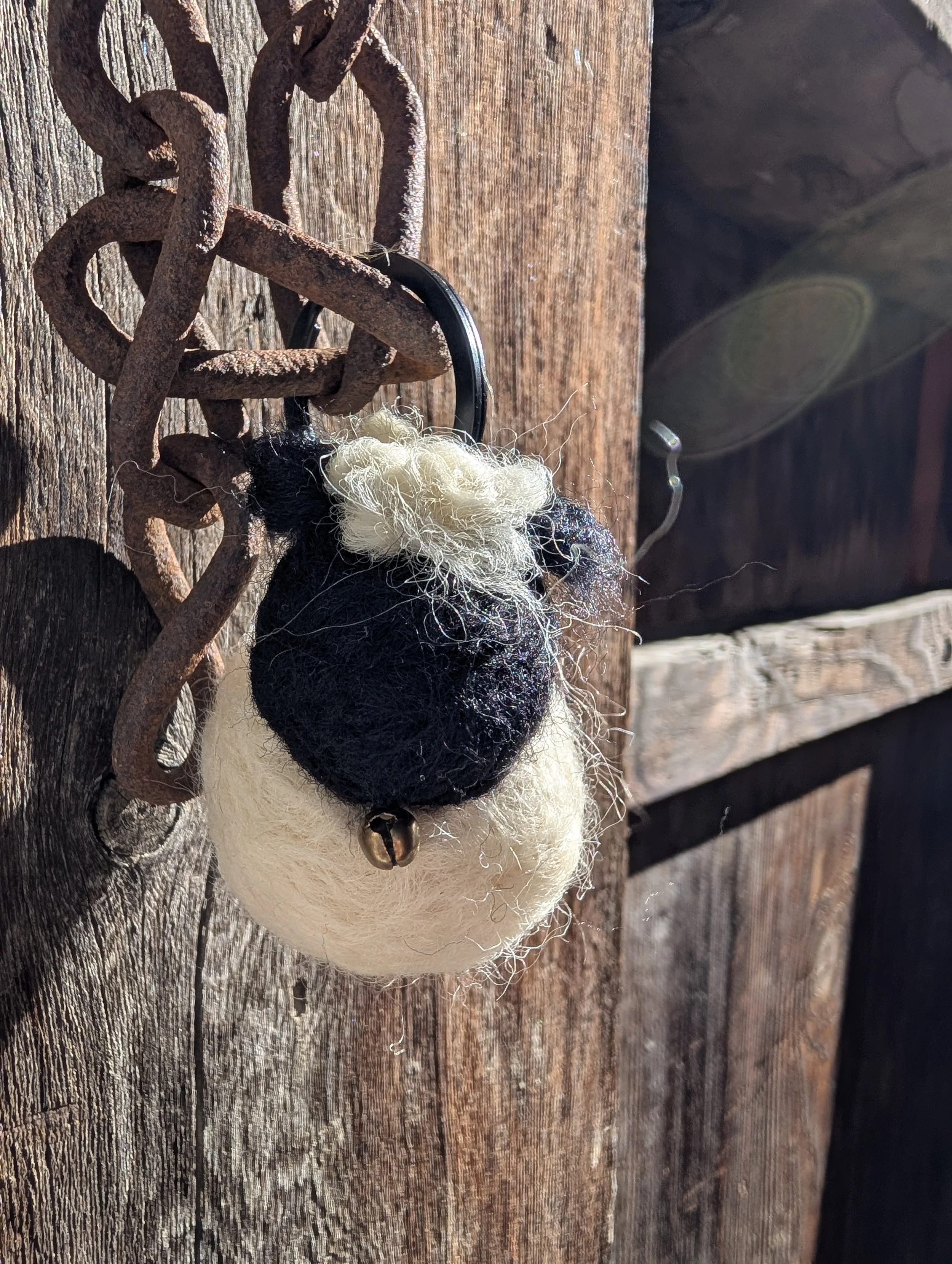 The Glöckli Keychain – Valais Blacknose Edition by Zermatt Light