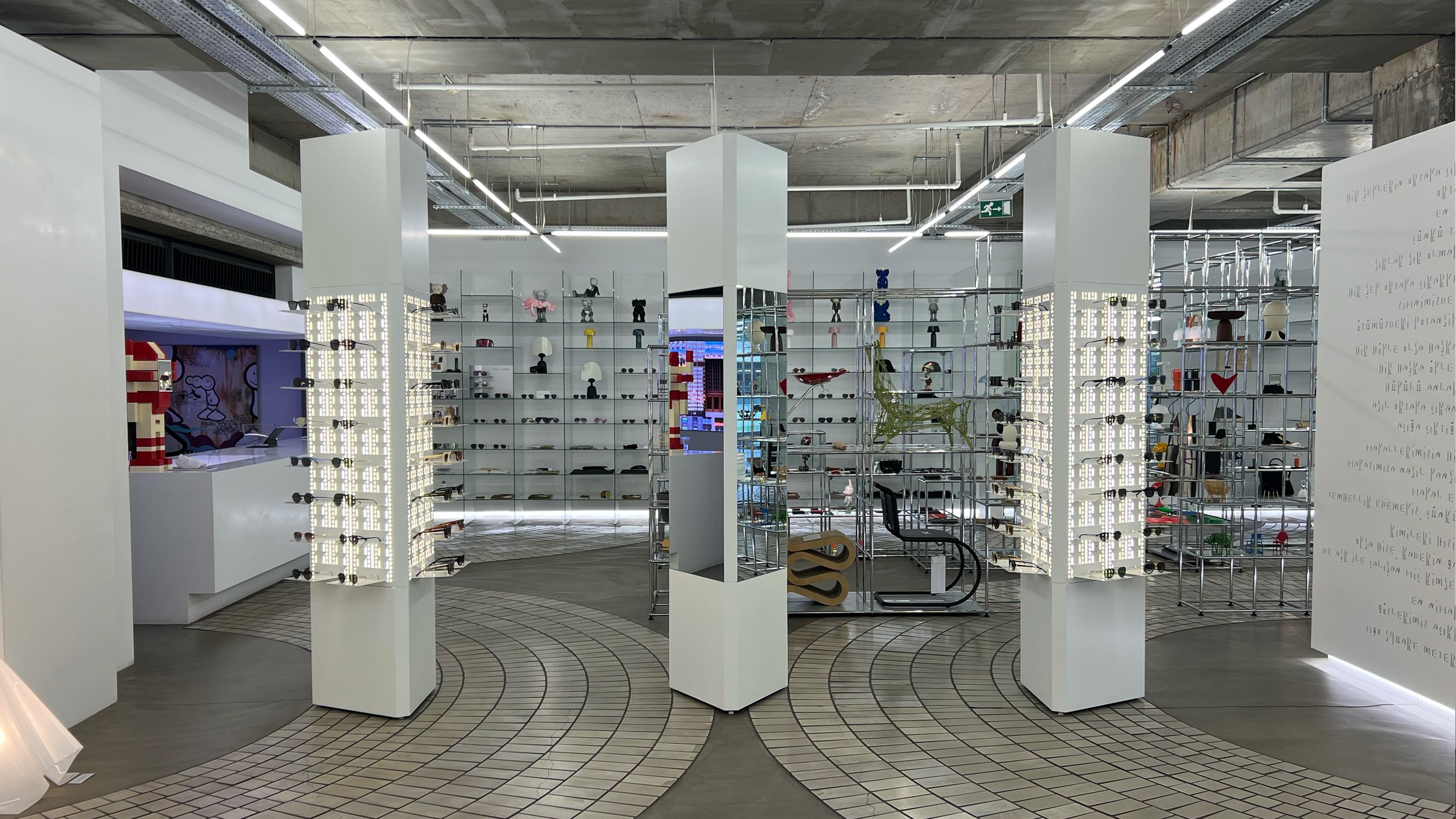 1290 SQM