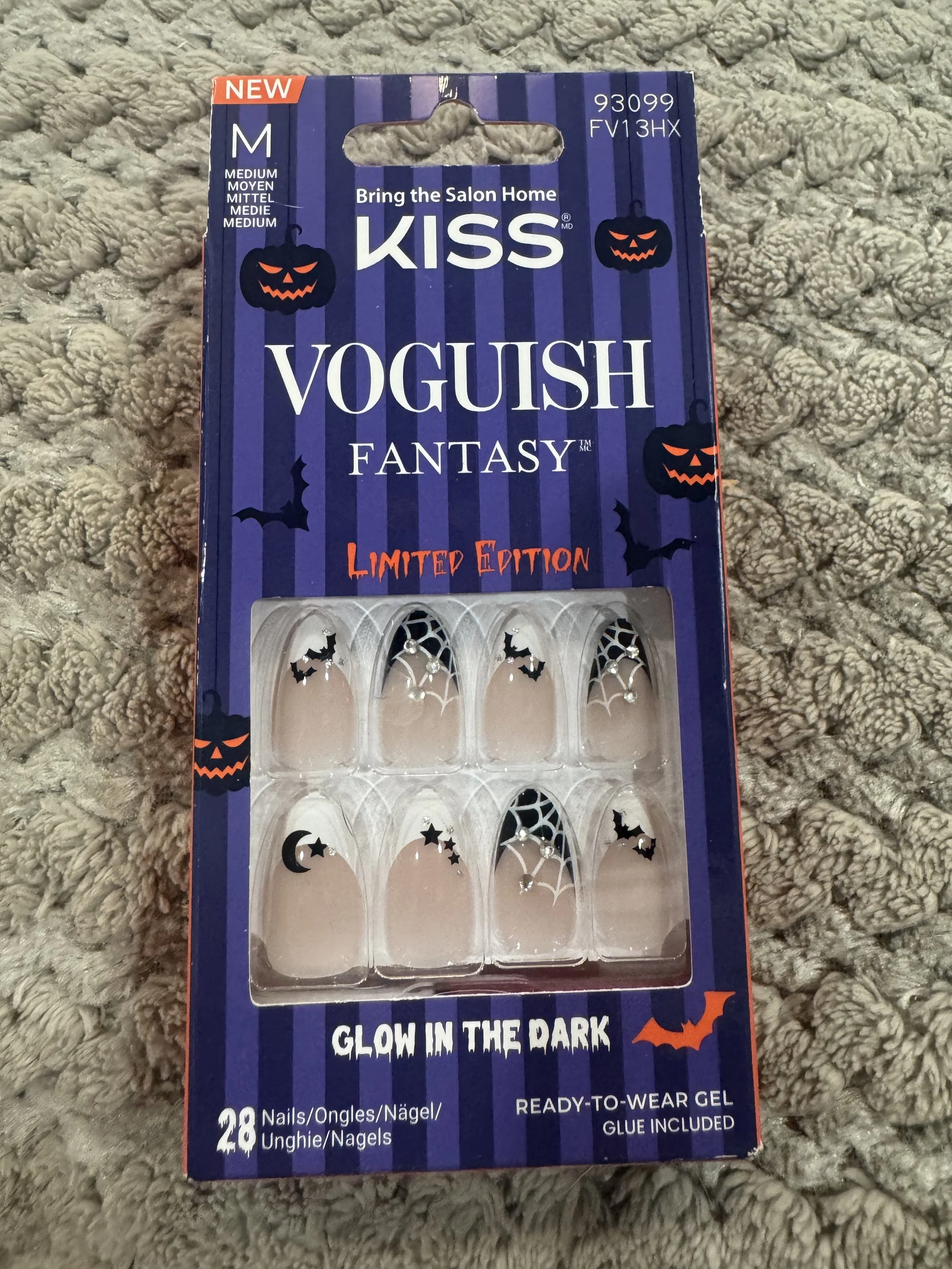 Kiss Voguish Fantasy Limited Edition Halloween Nails, with glue, circus wonders