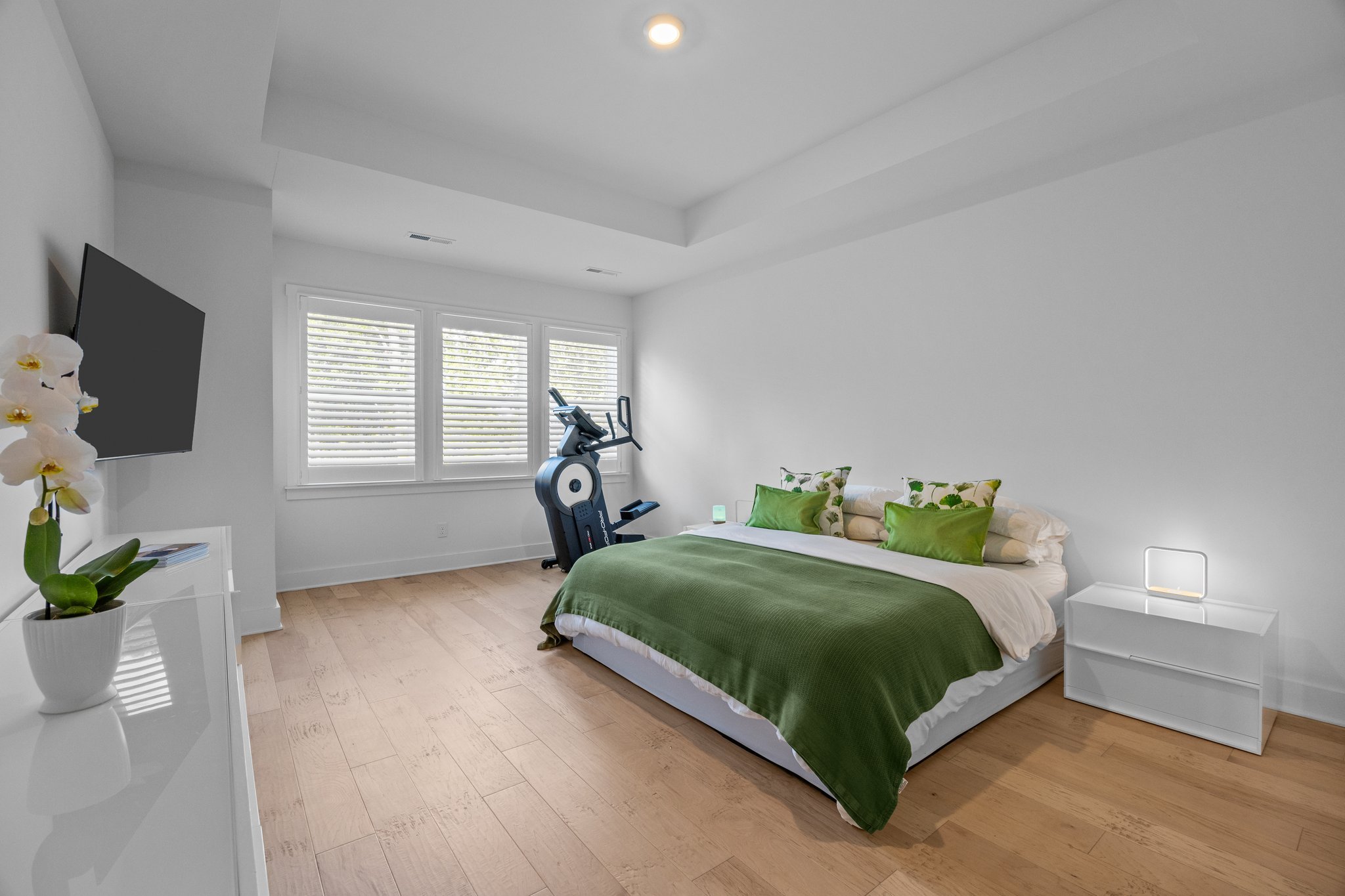 Primary Bedroom.jpg