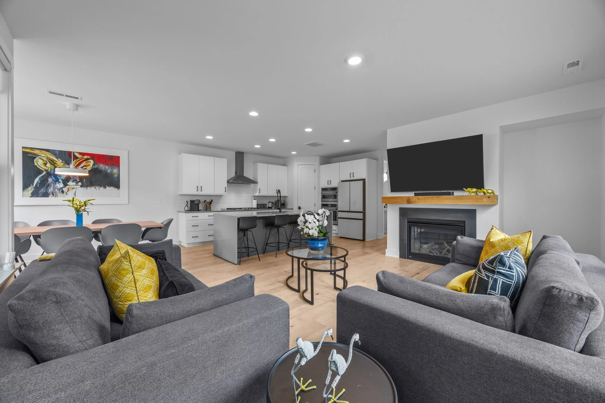 Living Room 2.jpg