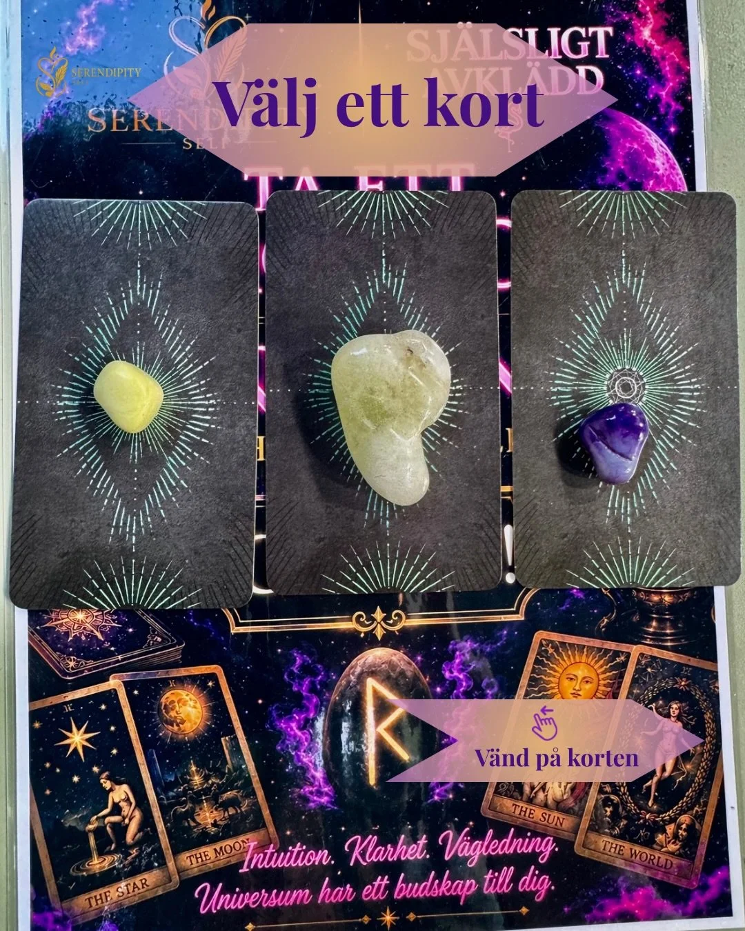 ✨ Pick a Card ✨

💚 Kort 1 &ndash; Infinite Stone &amp; 9 i Pentagram

Du &auml;r mycket n&auml;rmare ditt m&aring;l &auml;n du kanske sj&auml;lv inser. 9 i Pentagram kommer alltid l&auml;gligt, just n&auml;r du beh&ouml;ver bli p&aring;mind om din e