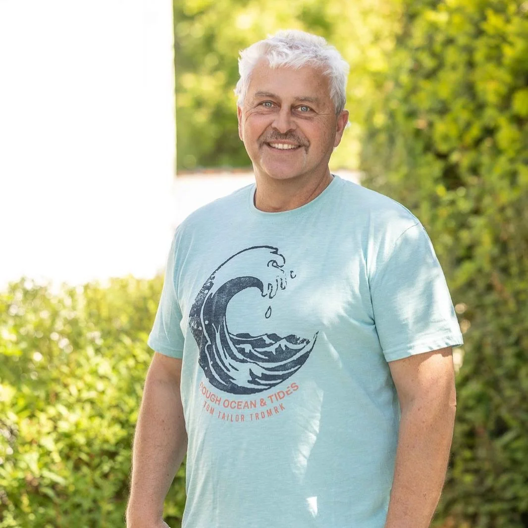 ✨Hi, ich bin Rainer!
👨🏼&zwj;🔧Dabei seit 2015
⚡️Fun Fact: Egal, was wir brauchen &ndash; Rainer macht&rsquo;s m&ouml;glich. Und wenn wir noch eine Steckdose wollen? Kein Problem&hellip; er baut sie uns einfach ein! 😄