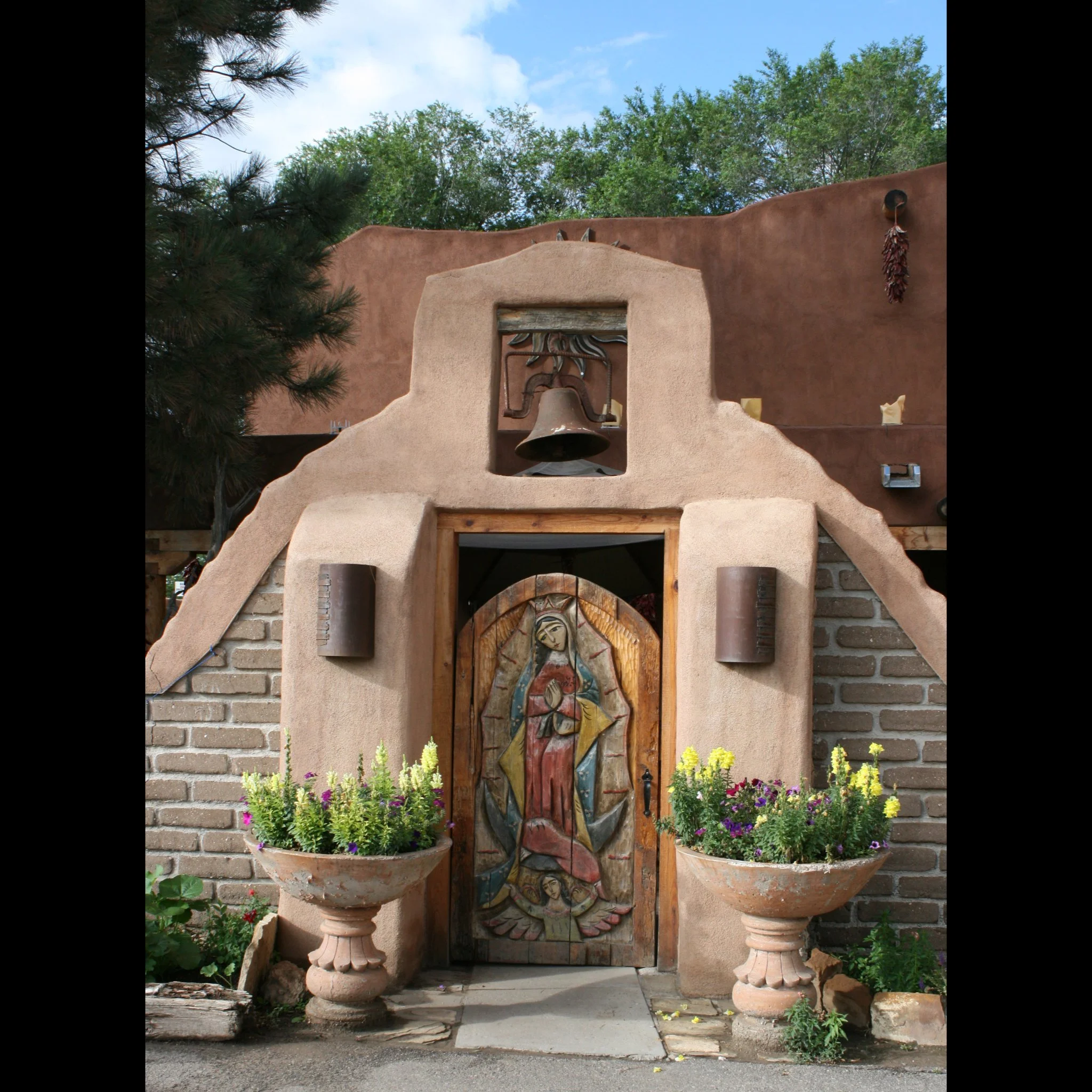 carved-door-el-brunos-restuarant.jpg