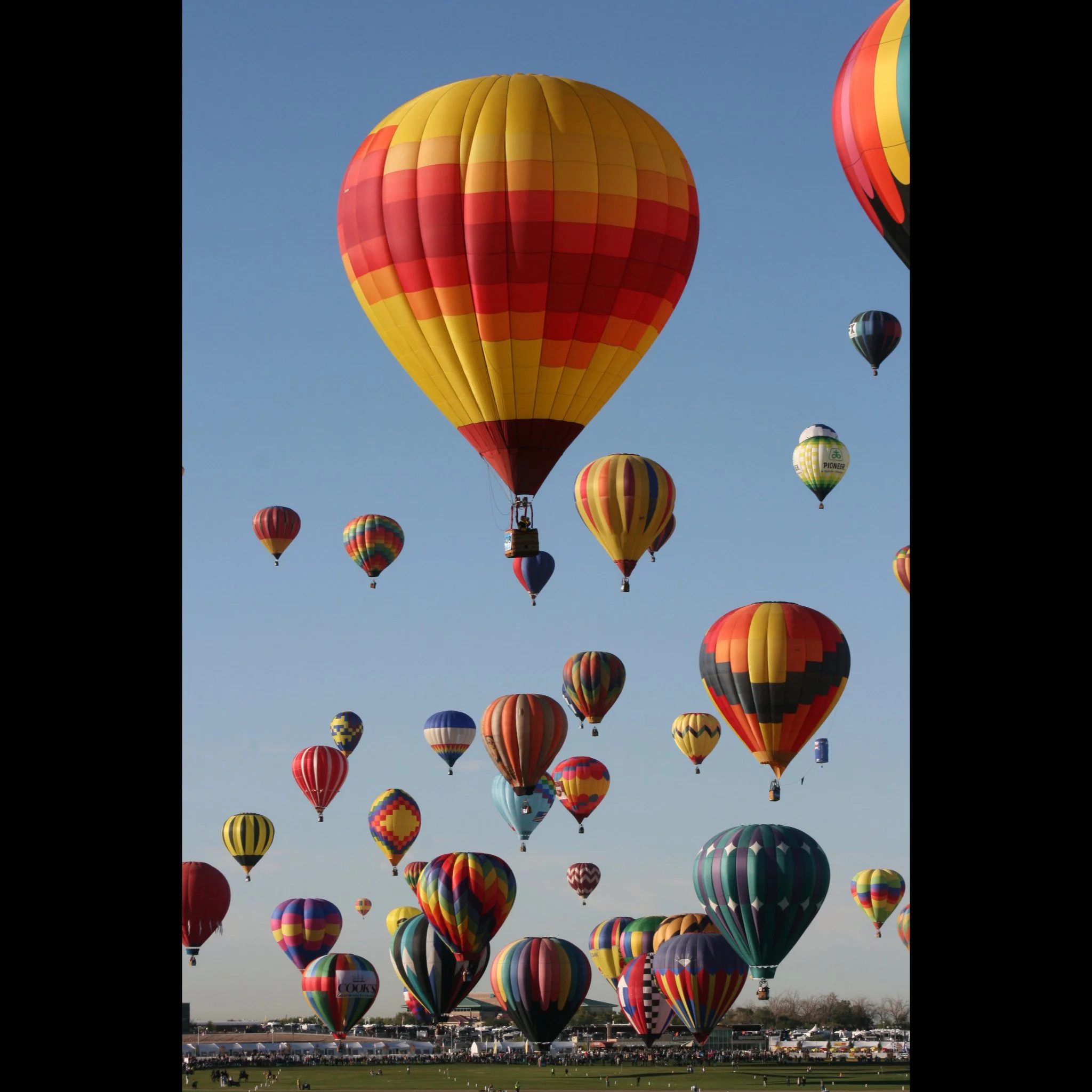 hot-air-balloon-flying-competition.jpg