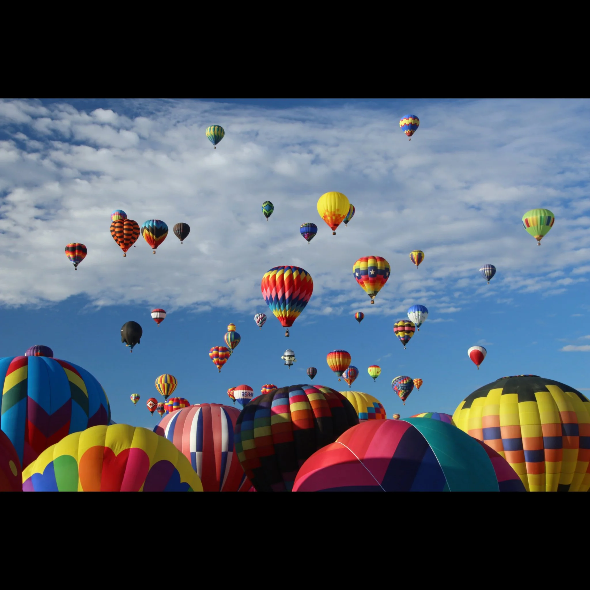 balloon-mass-ascension-albuquerque-balloon-fiesta.jpg