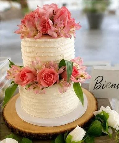 Wedding Cakes
Fresh Floral Two-Tier