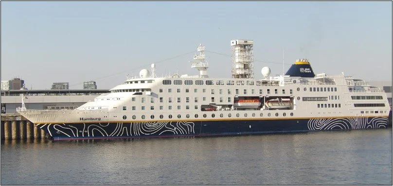 Plantours MS HAMBURG, Montreal, Canada, 2025 (Lawrence Levine)