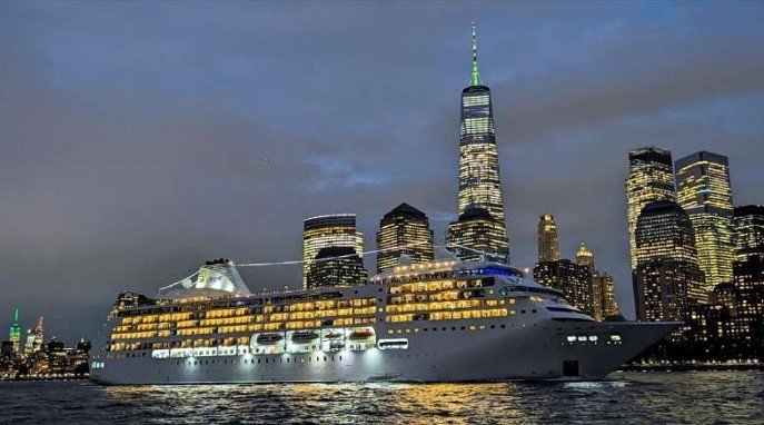 SEVEN SEAS MARINER, New York Harbor, NY, January 2024 (Justin Zizes)