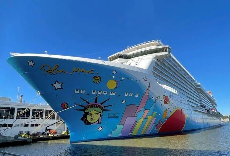 NORWEGIAN BREAKAWAY, Manhattan, New York, September 2021 (Richard Wagner)