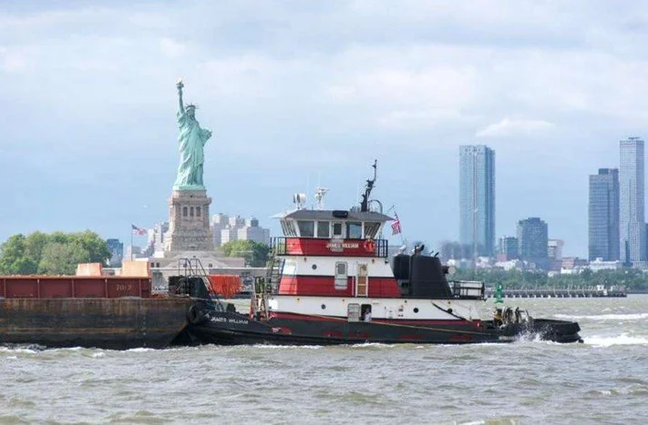 Norfolk Tug Company JAMES WILLIAM, New York Harbor, 2025 (Stuart Gewirtzman)