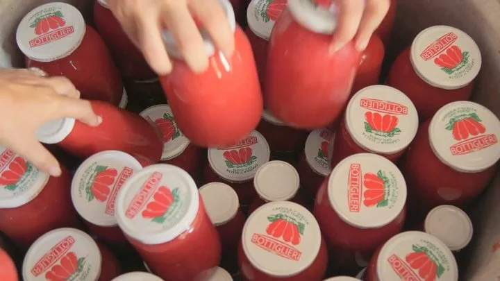 (Scroll 👈👈) From Italy to Vaughan, our traditions came with us. 🇮🇹❤️🇨🇦Making tomato sauce is about more than food - it&rsquo;s about family, culture, and keeping our Italian roots alive. Proud of our roots. Proud of our community.