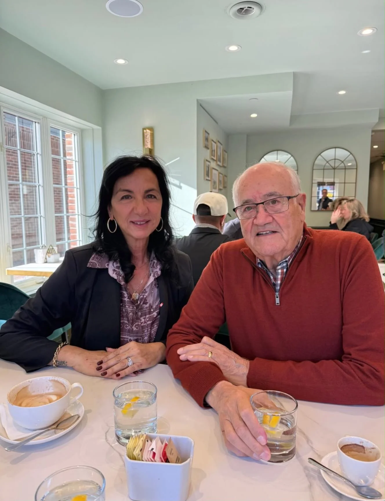 Julian Fantino is the Top Cop.

It was an honour to meet the former Police Chief and OPP Commissioner as we discussed renewed efforts to make our community safer. 

As a mother, no family should feel unsafe in their own home. 

As a Canadian, the rig