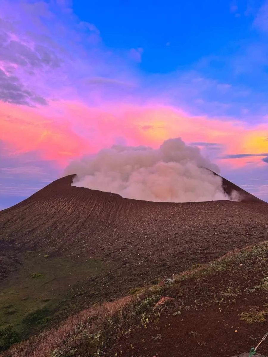 Sunrise vs Sunset Volcano Tours: Which Should You Choose?