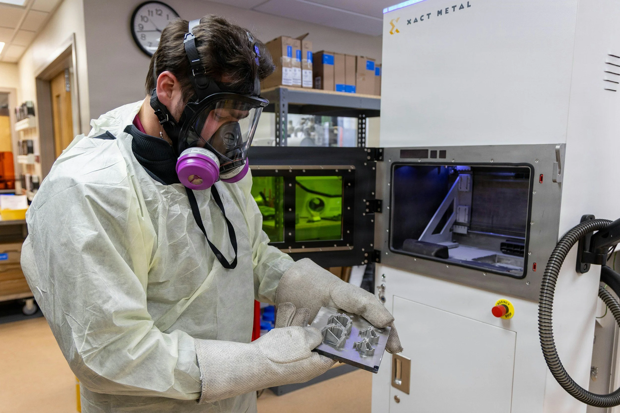 Containment controls and risk management assessment in a laboratory environment