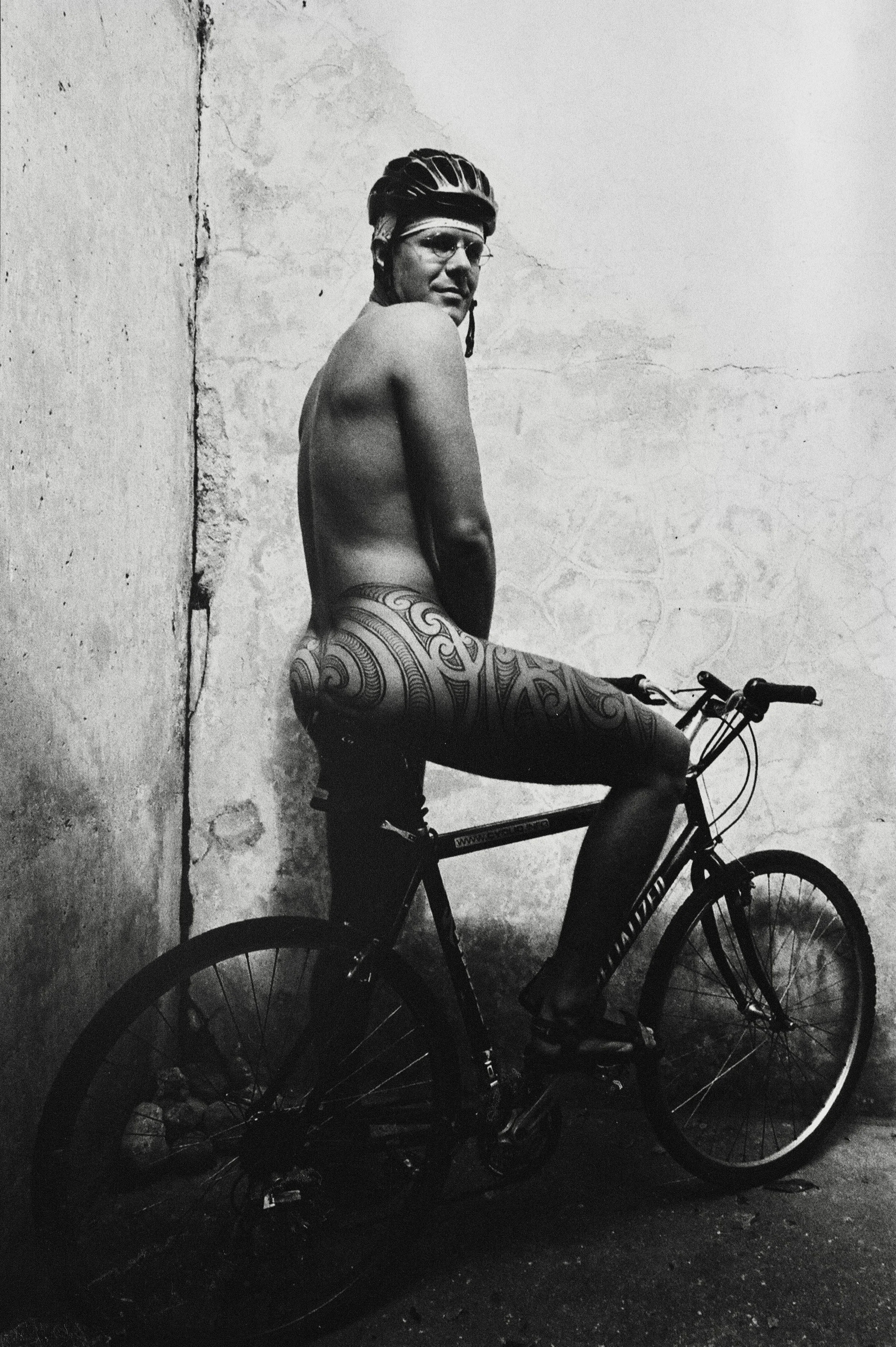 Flavio naked on his bicycle, Lausanne 2006