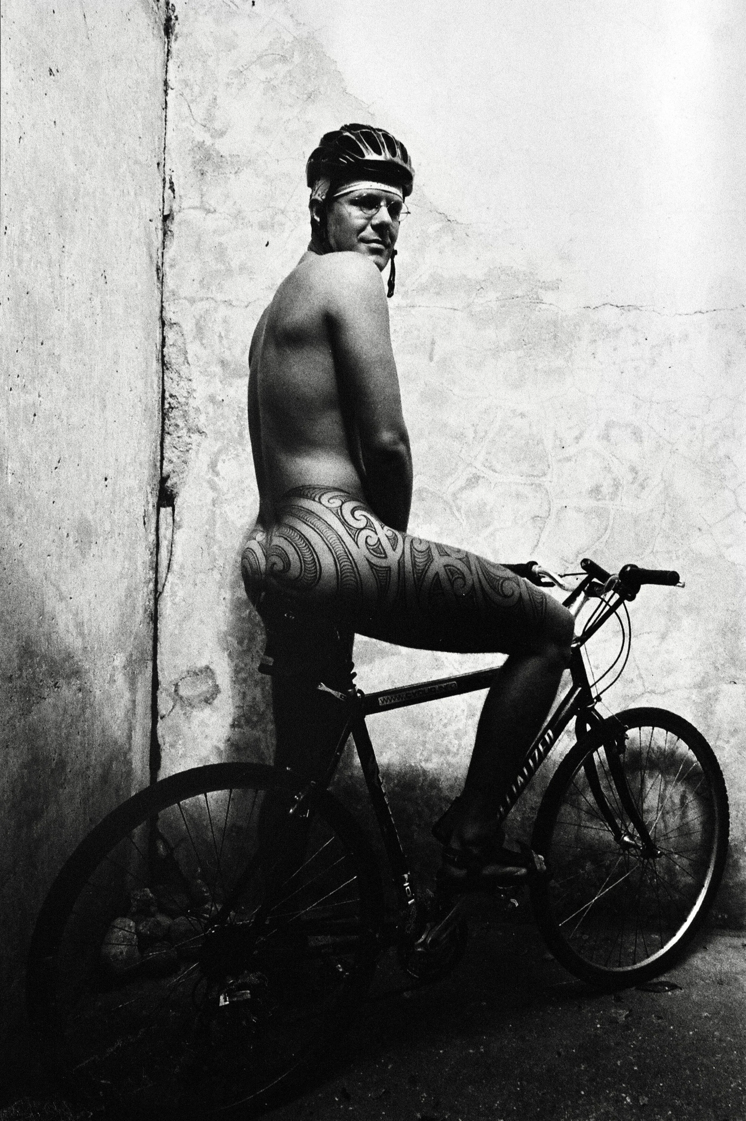 Flavio naked on his bicycle, Lausanne 2006