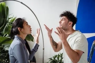 Relationship Anxiety vs. Relationship Problems: How to Tell the Difference