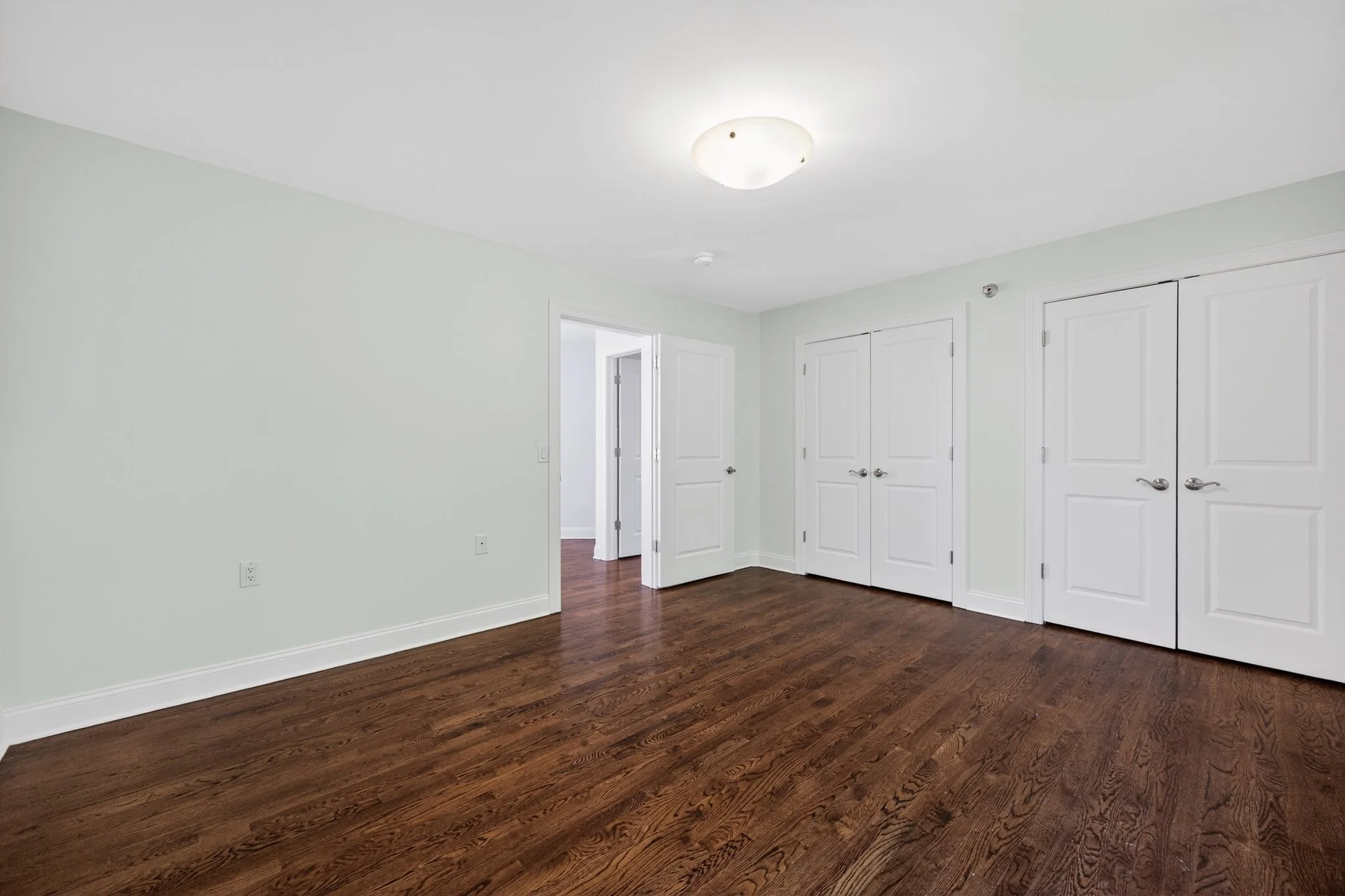 30_200_Laird_Ave_apt_204-Bedroom-3285.jpg