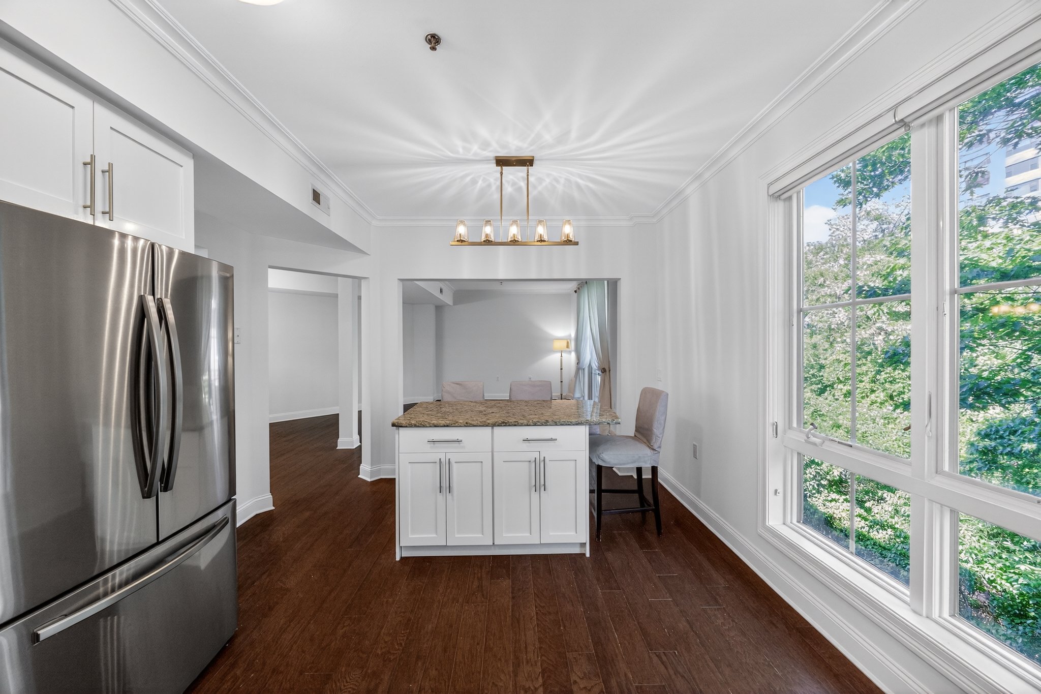 28_200_Laird_Ave_apt_204-Kitchen-3225.jpg