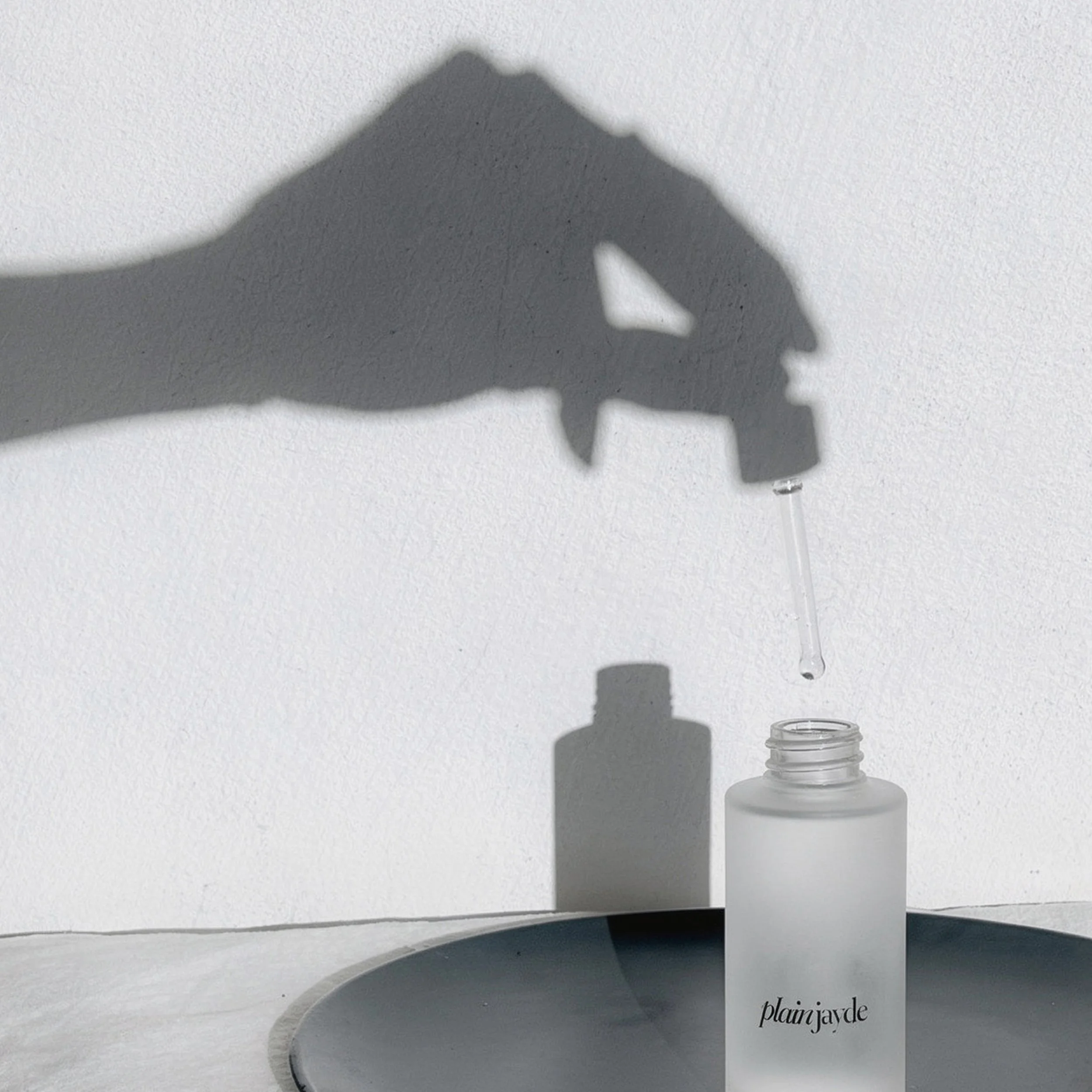 freepik_replace-the-bottle-in-img2-with-the-one-in-img1-.-remove-the-cap-of-the-bottle-in-img1-so-that-it-is-just-the-body-of-the-bottle-like-in-img2._0001 2.jpg
