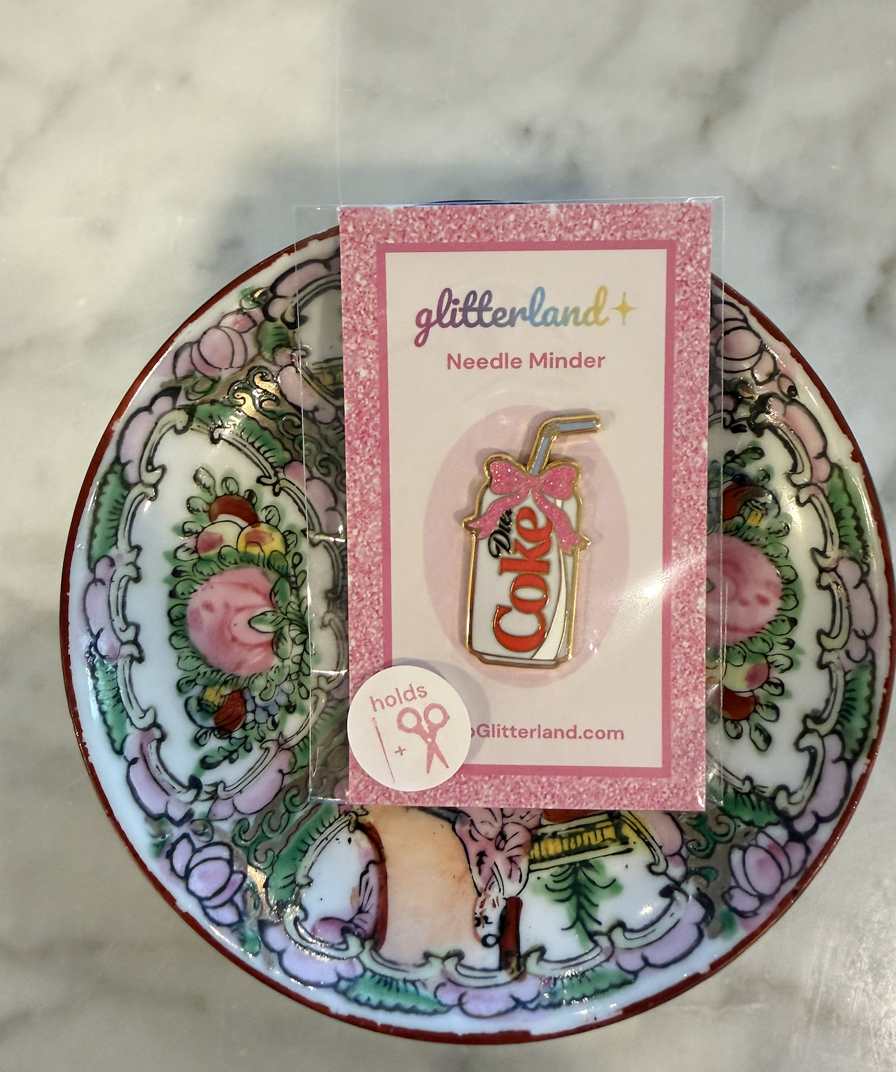 Diet Coke & Bow Needleminder