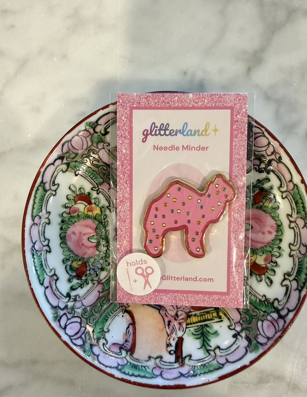 Frosted Animal Cracker Needleminder