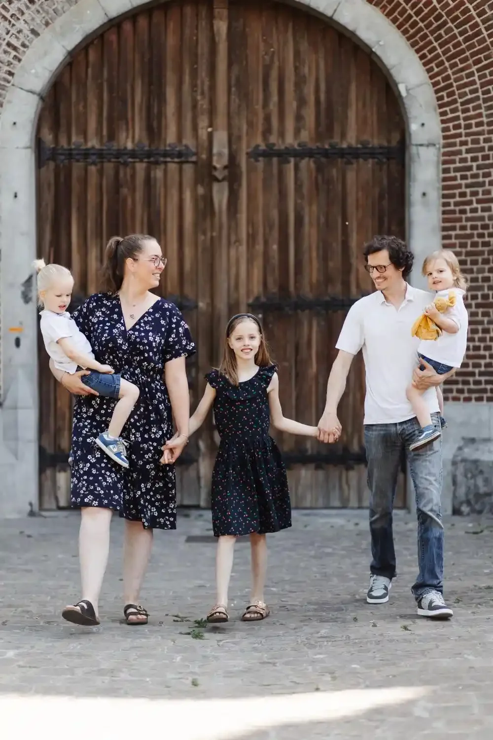 Séance photo famille au Domaine de Bourgogne à Estaimpuis — photographe lifestyle près de Tournai