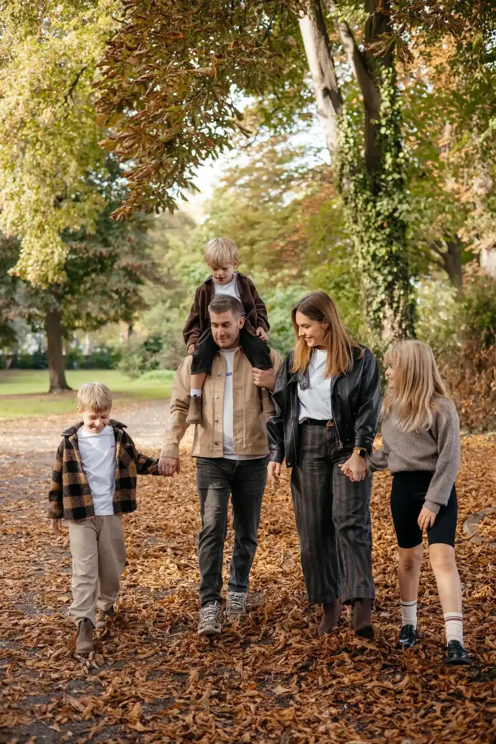 photographe-famille-tournai-jardin-de-la-reine (37).webp