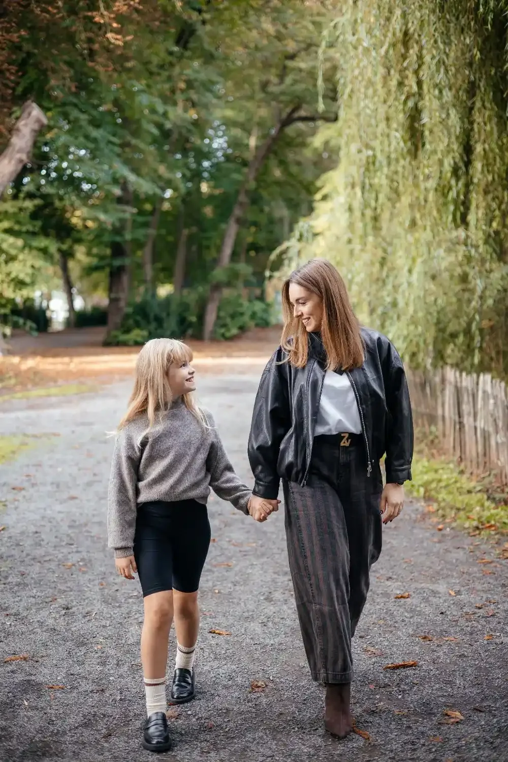 photographe-famille-tournai-jardin-de-la-reine (24).webp