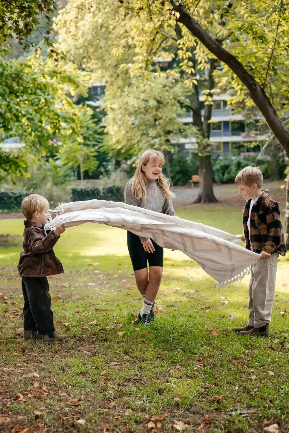 photographe-famille-tournai-jardin-de-la-reine (41).webp