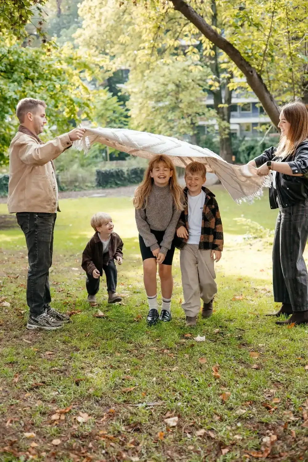 photographe-famille-tournai-jardin-de-la-reine (42).webp
