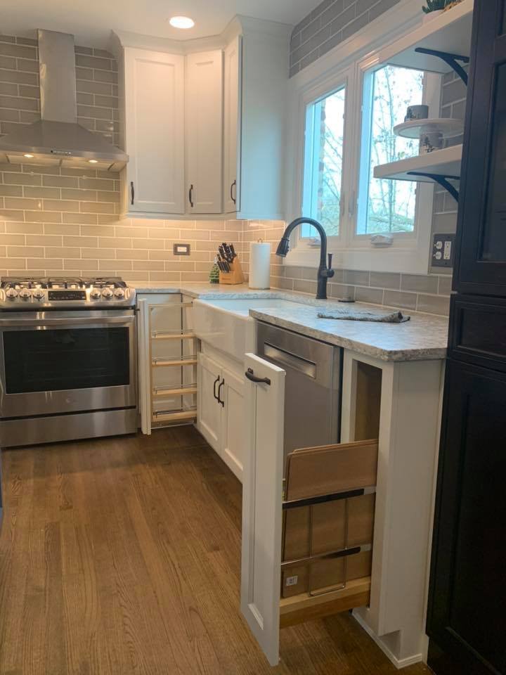 Tray Divider Pull-Out