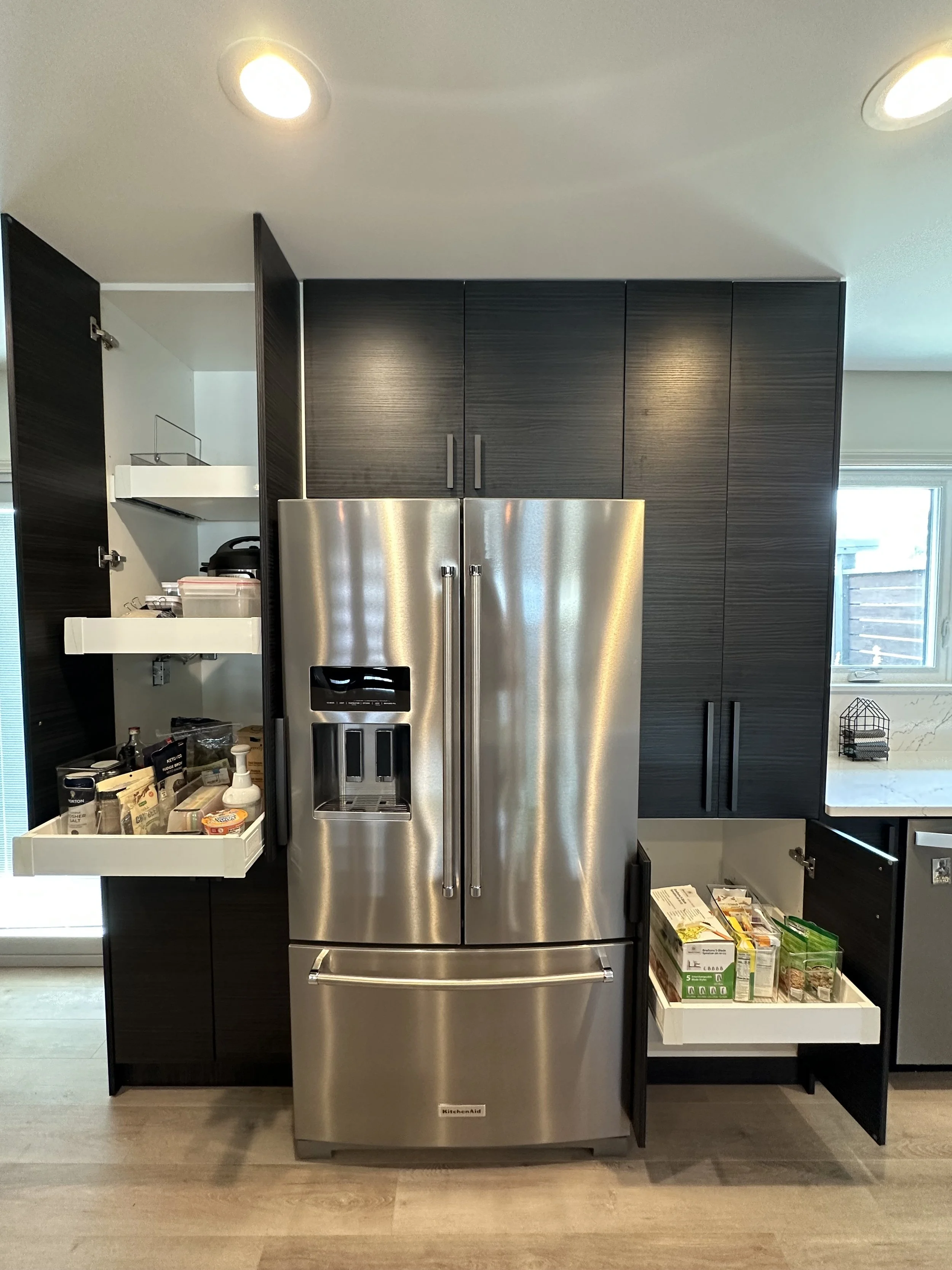 Pull-Out Pantry