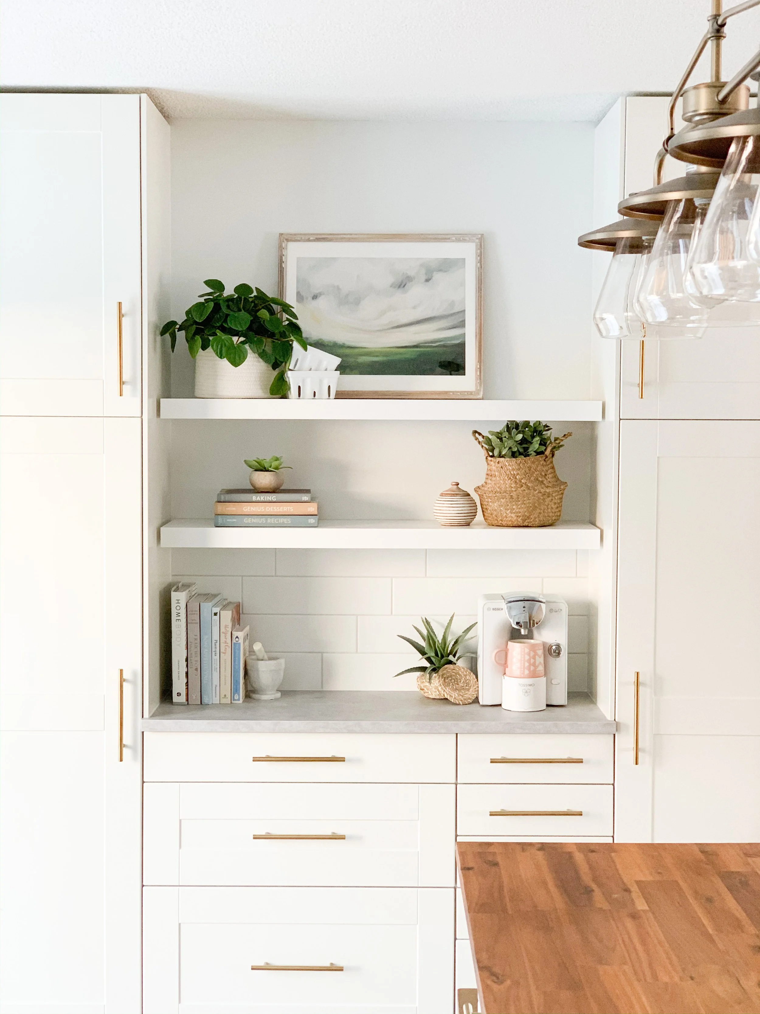 The Beauty of Open Shelving: Stylish and Functional Kitchen Displays