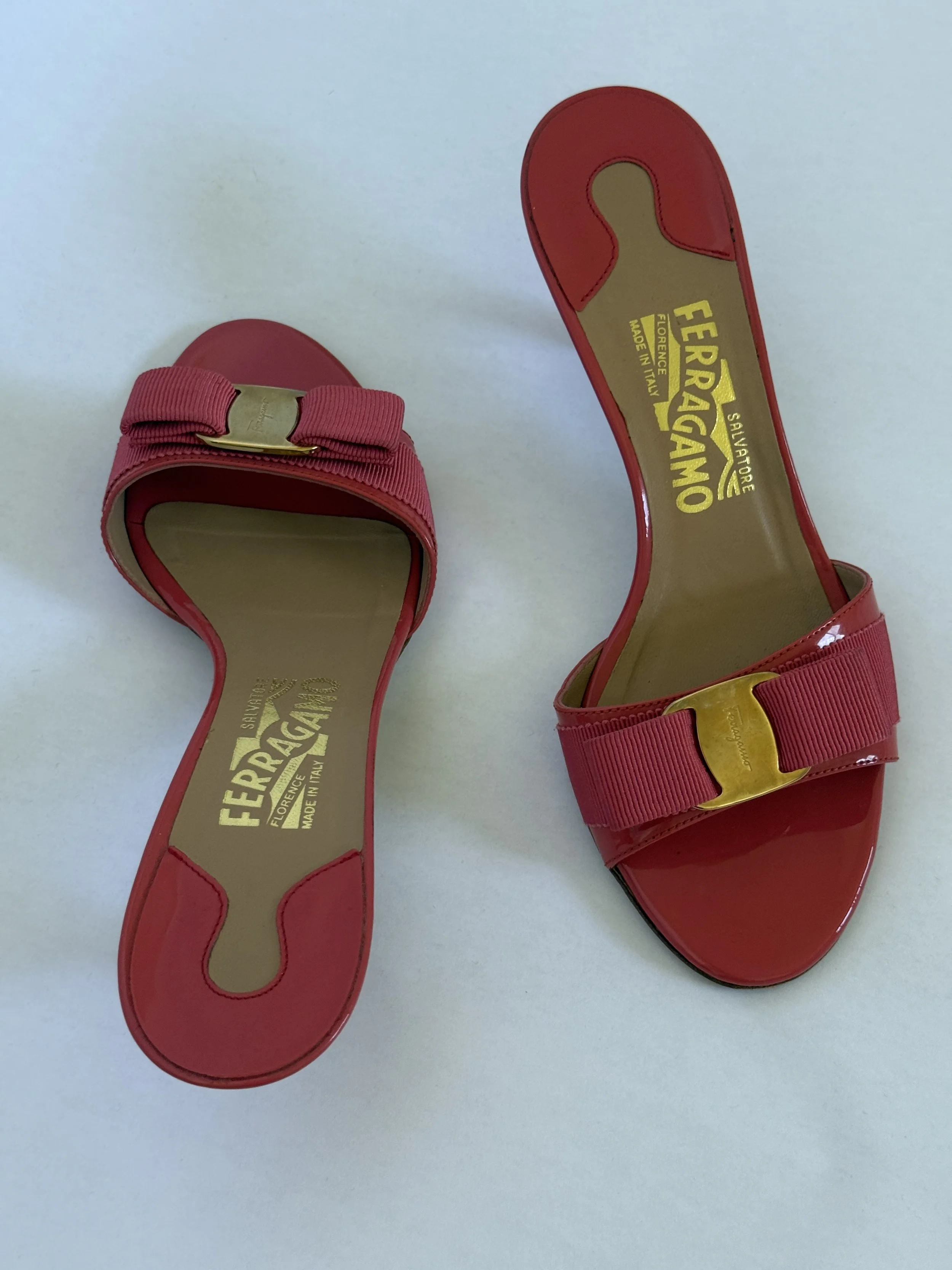 Archival Ferragamo Vara Bow Patent Slide Mules