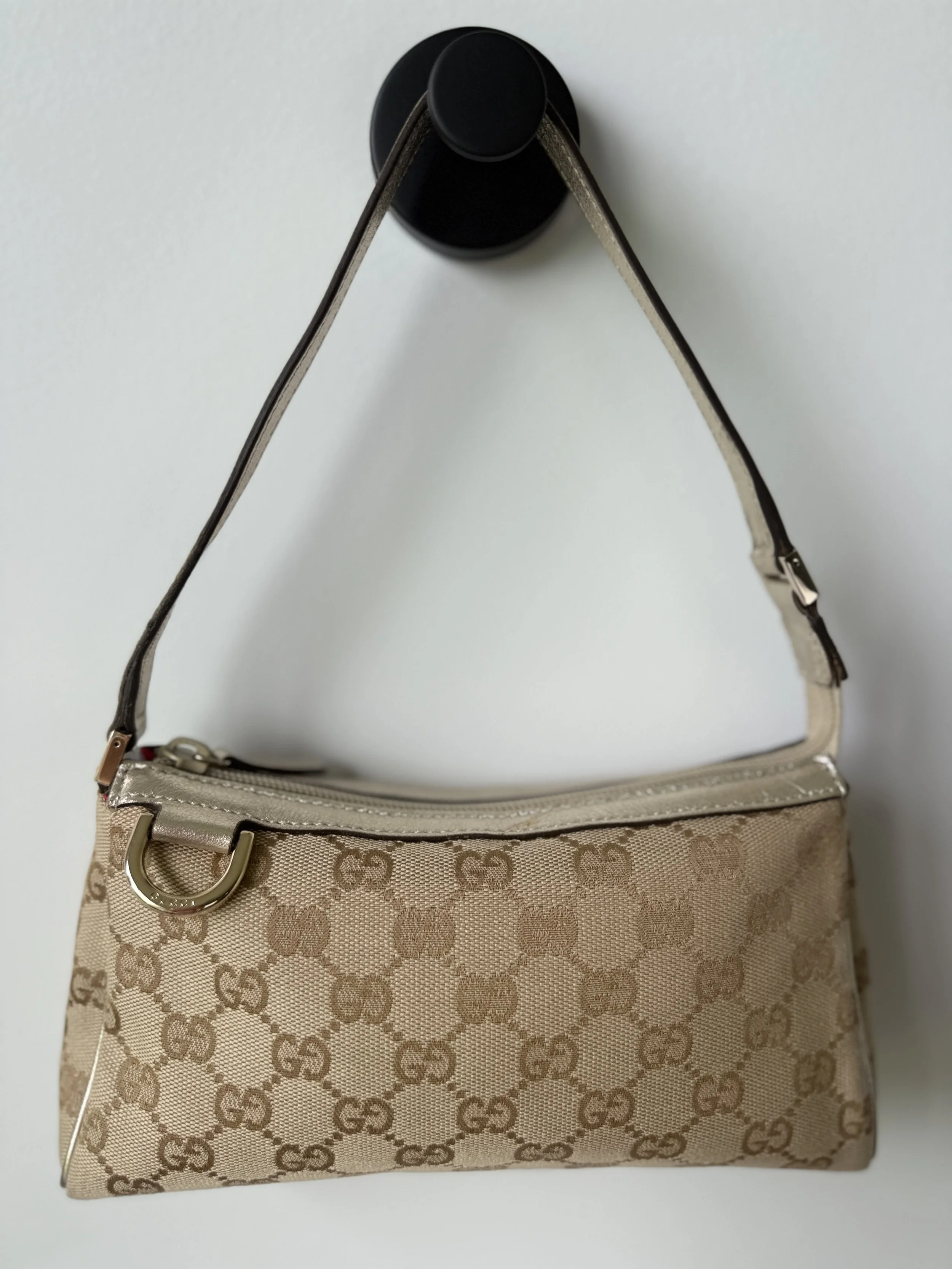 Gucci Abbey Pochette Champagne Gold