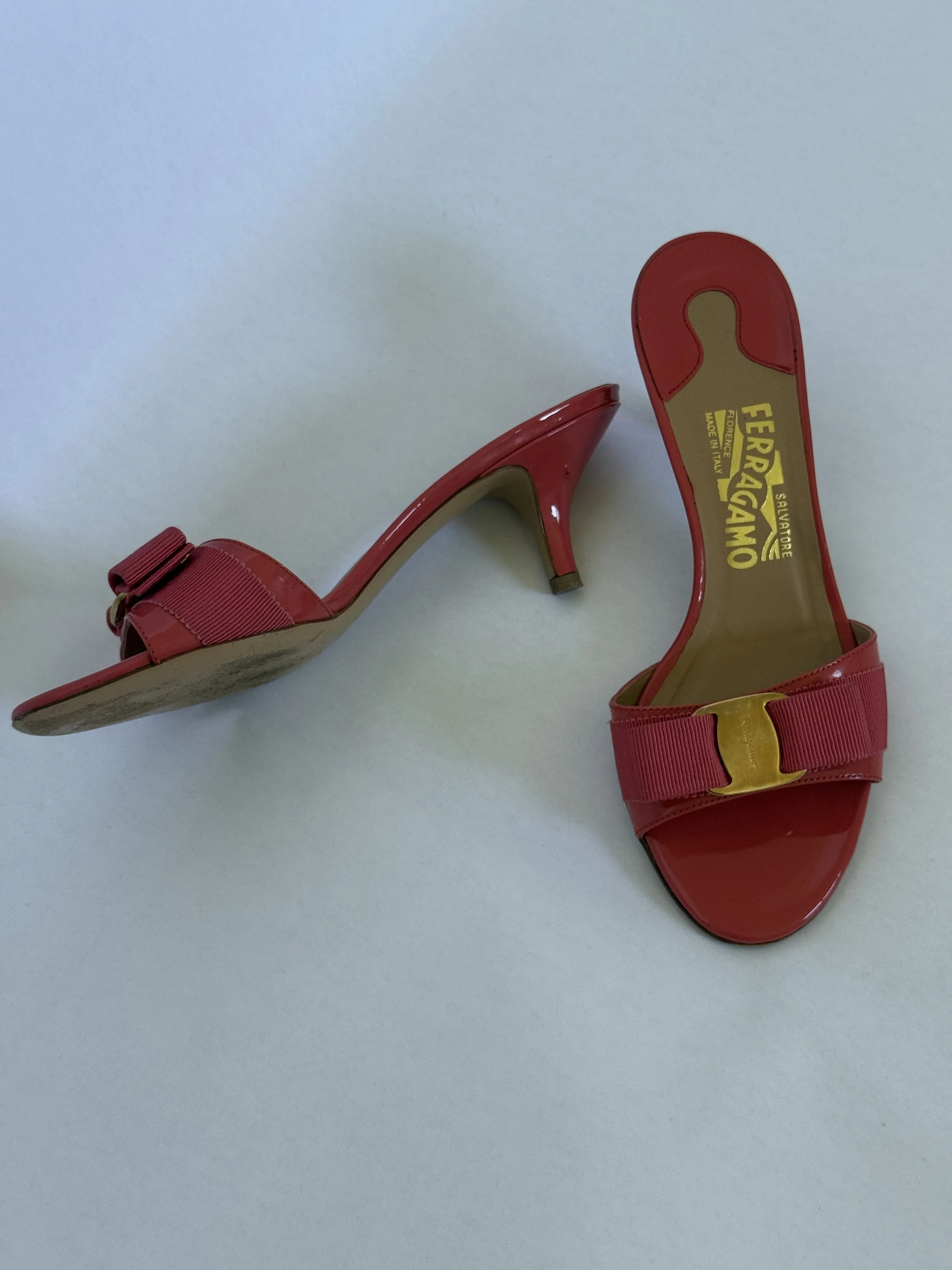 Archival Ferragamo Vara Bow Patent Slide Mules