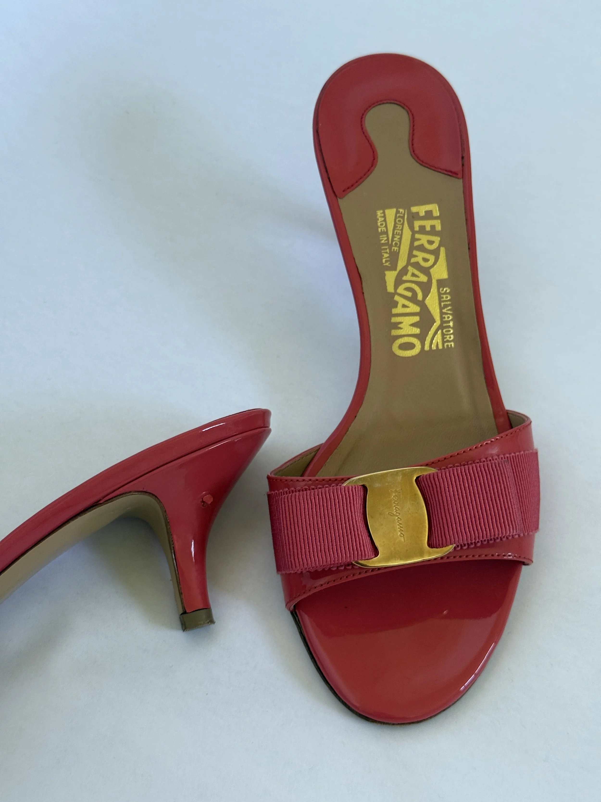 Archival Ferragamo Vara Bow Patent Slide Mules