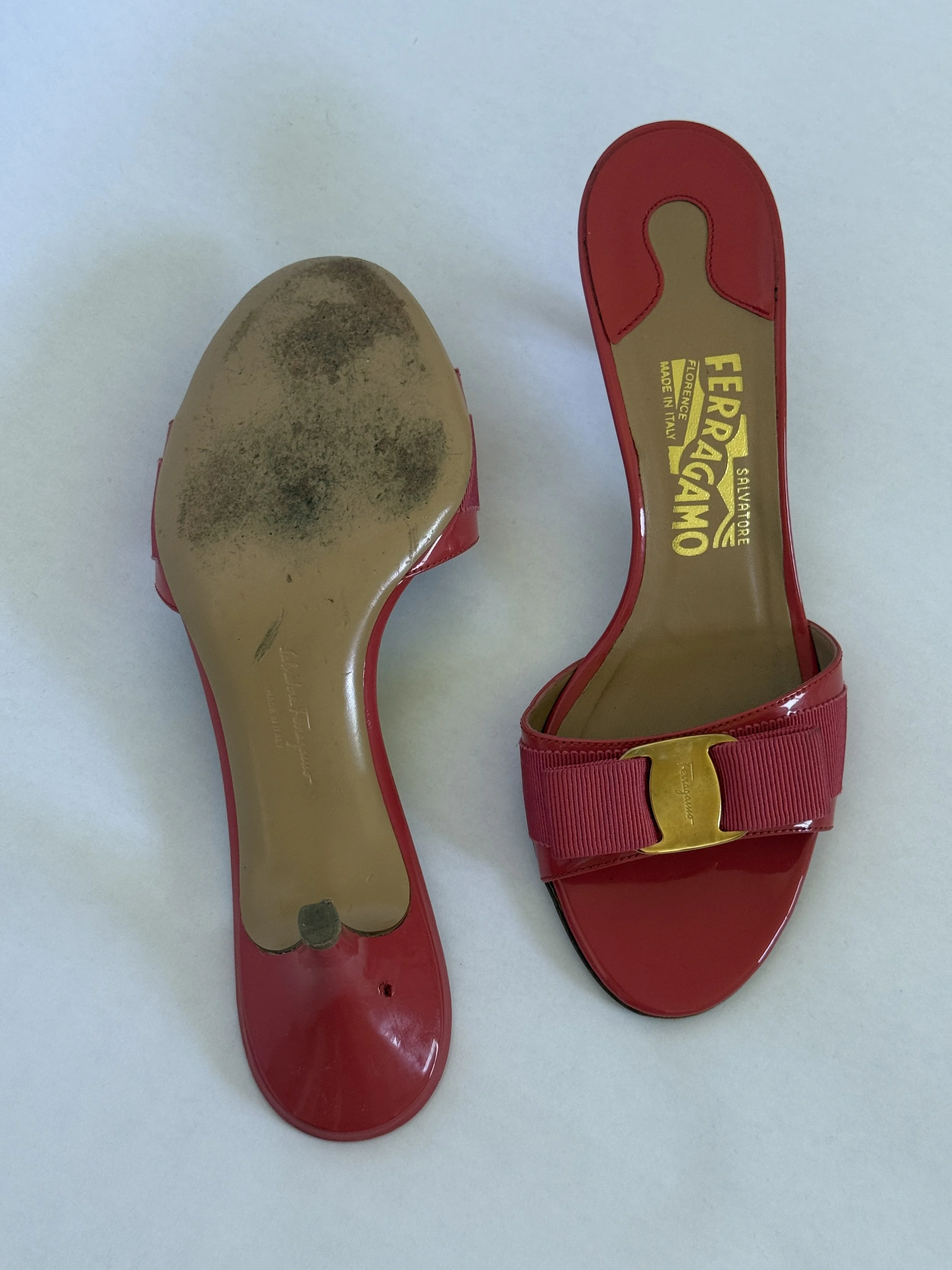 Archival Ferragamo Vara Bow Patent Slide Mules