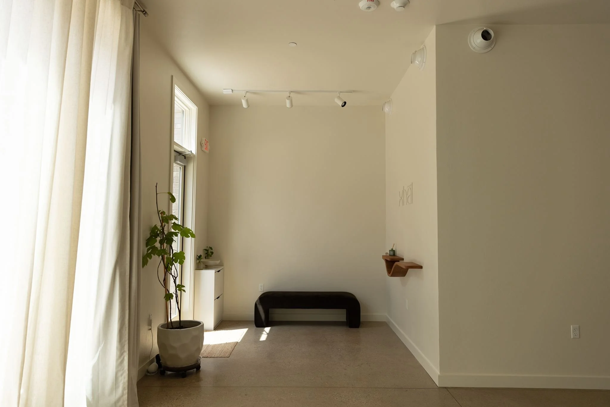 entry wide angle 1.jpg