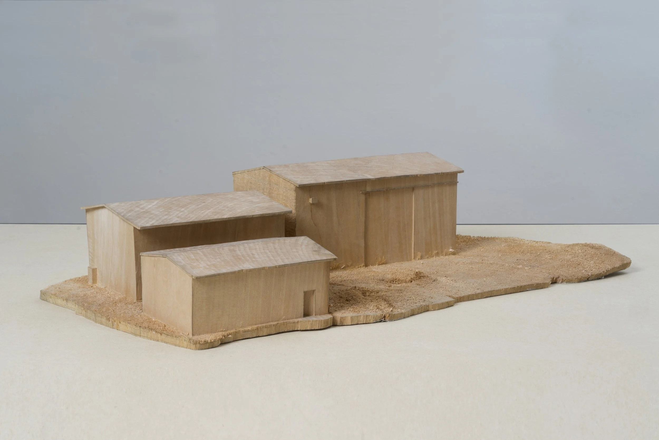 Lagerhallen, 2016, limewood, pencil, 73,5 x 14,5 x 45 cm, private collection