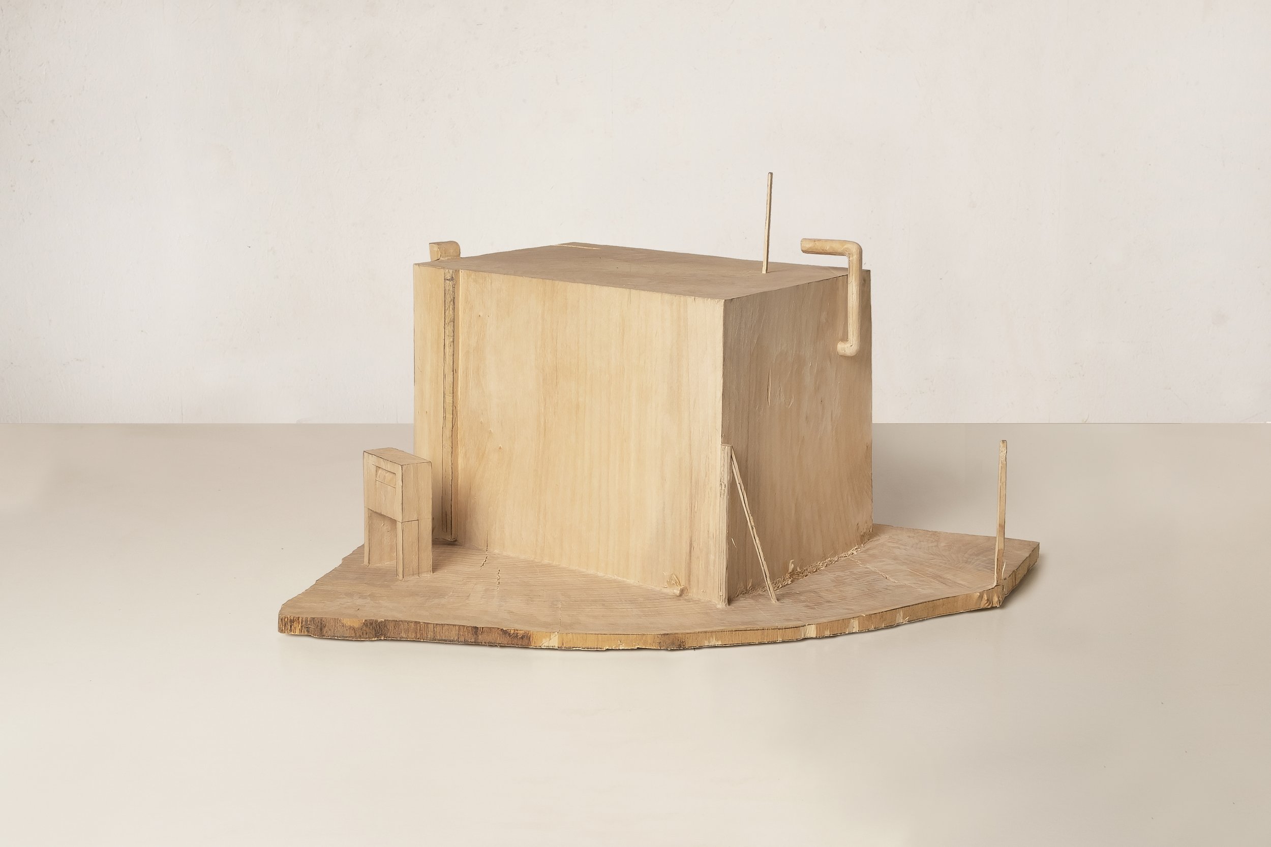 Container, 2022, poplar wood, pencil, 29,5 x 55,5 x 45,5 cm