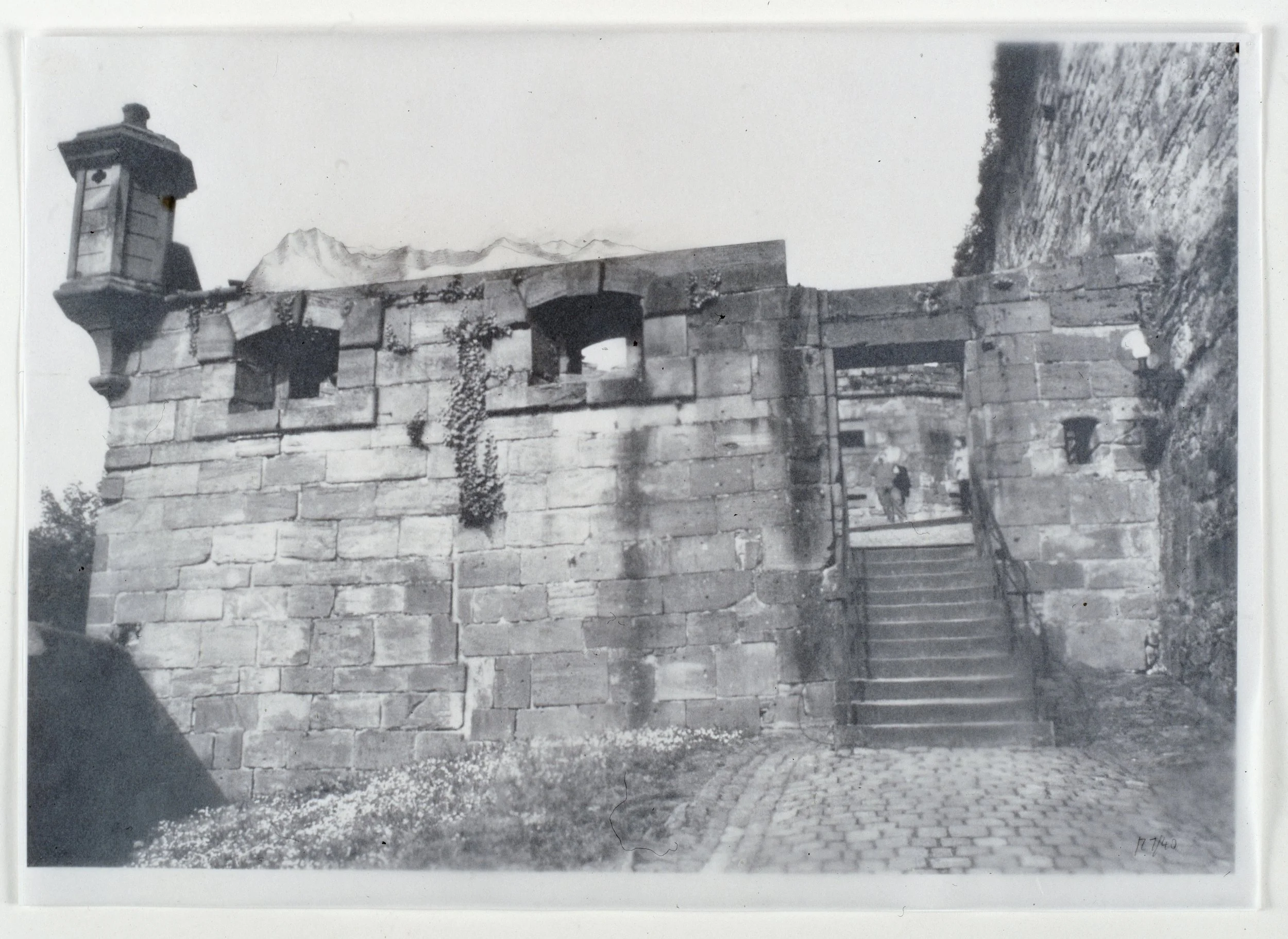 Hausberge, 2001, Bleistift auf Fotokopie, 29,7 x 42 cm