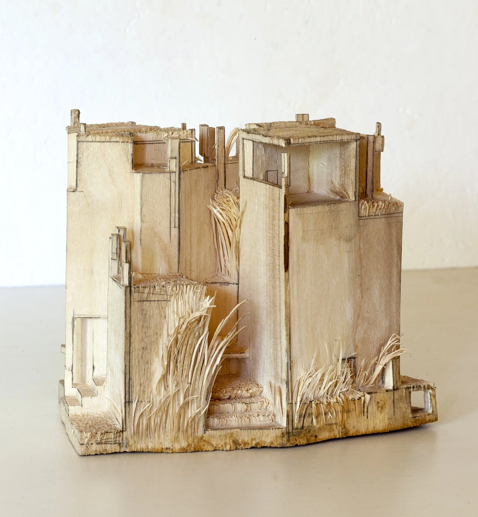 City, 2024, Pappel, Grafitstift, 
14,6 × 18 × 13 cm, Privatsammlung
