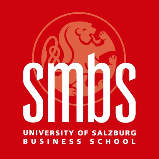 Logo der Universität Salzburg Business School mit einem roten Hintergrund und einem stilisierten Löwen im Kreis