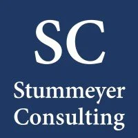 Logo von Stummeyer Consulting mit den weißen Buchstaben 'SC' auf blauem Hintergrund
