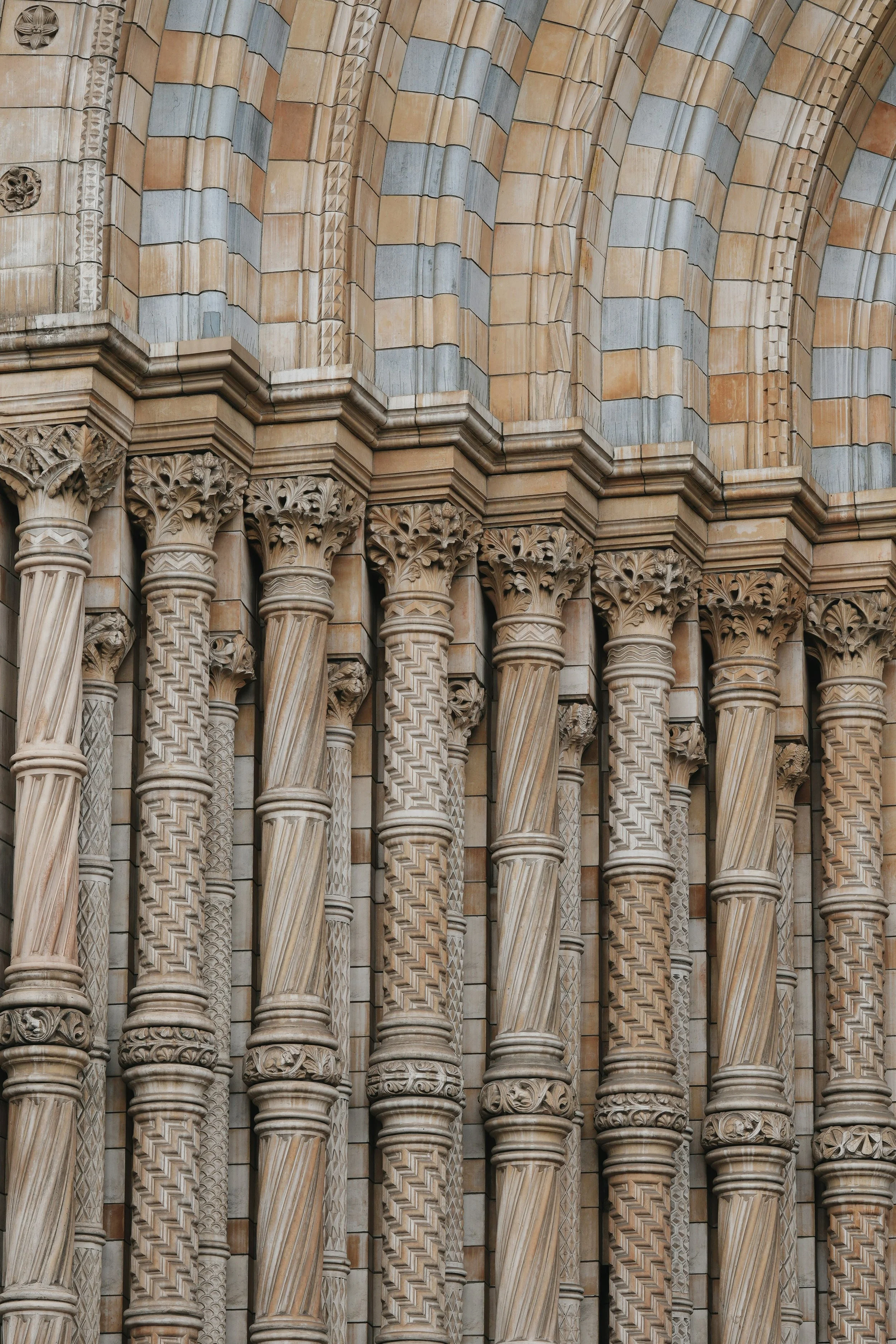 Historic institutional columns representing corporate governance, legal infrastructure and cross-border advisory